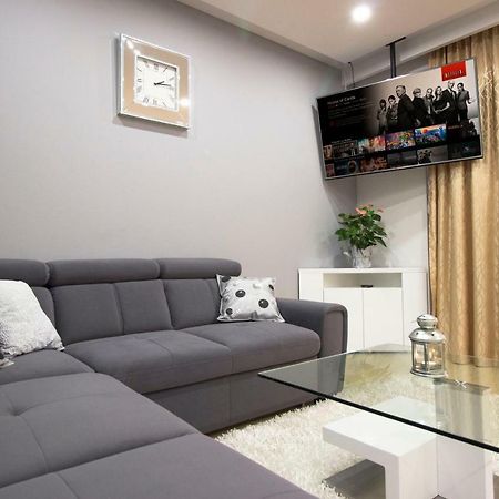 Apartment Deluxe Nana Макарска Экстерьер фото