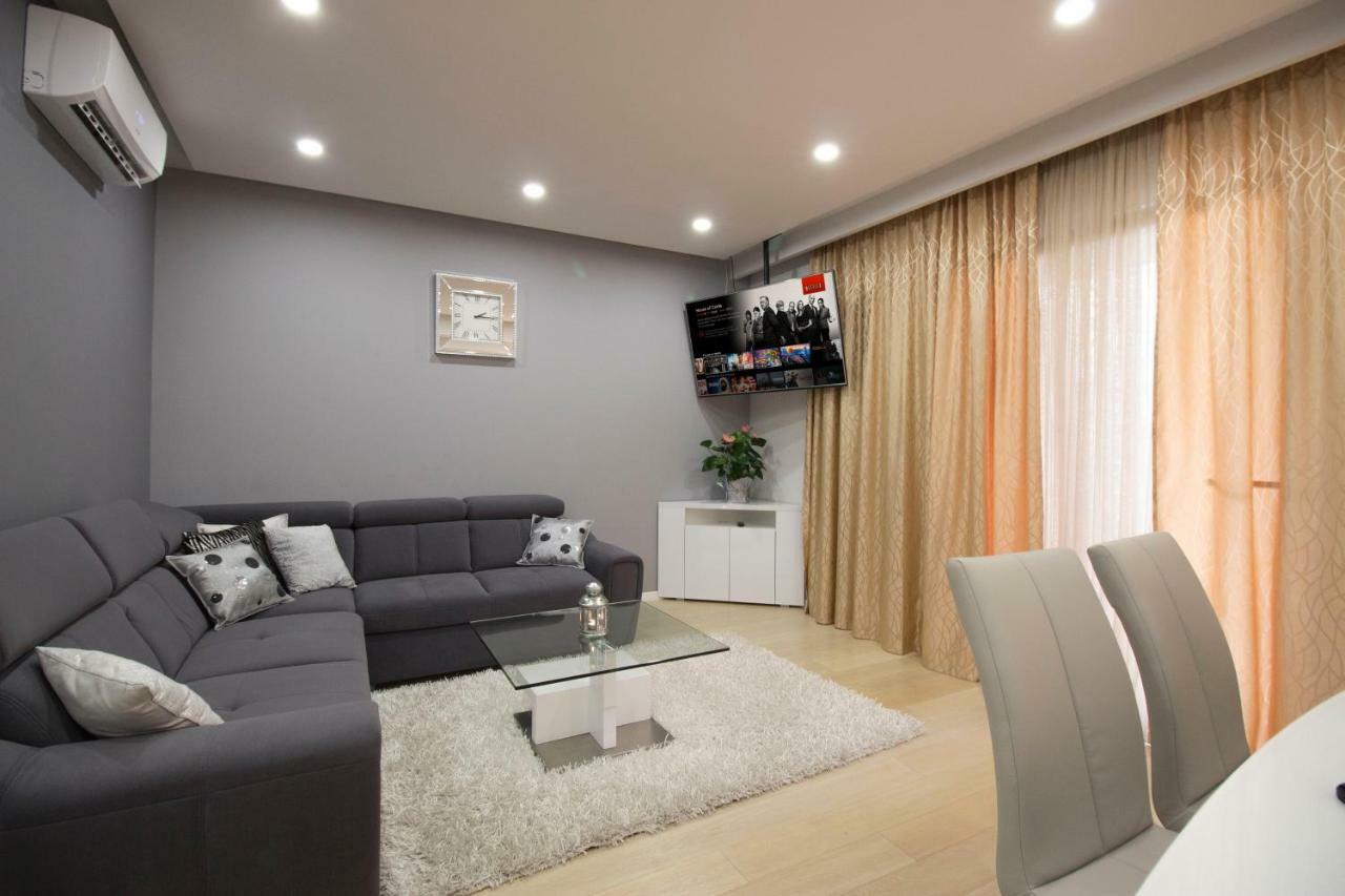 Apartment Deluxe Nana Макарска Экстерьер фото